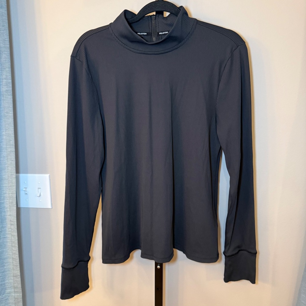 Peloton Ribbed Long Sleeve Turtleneck Black Size XL‎